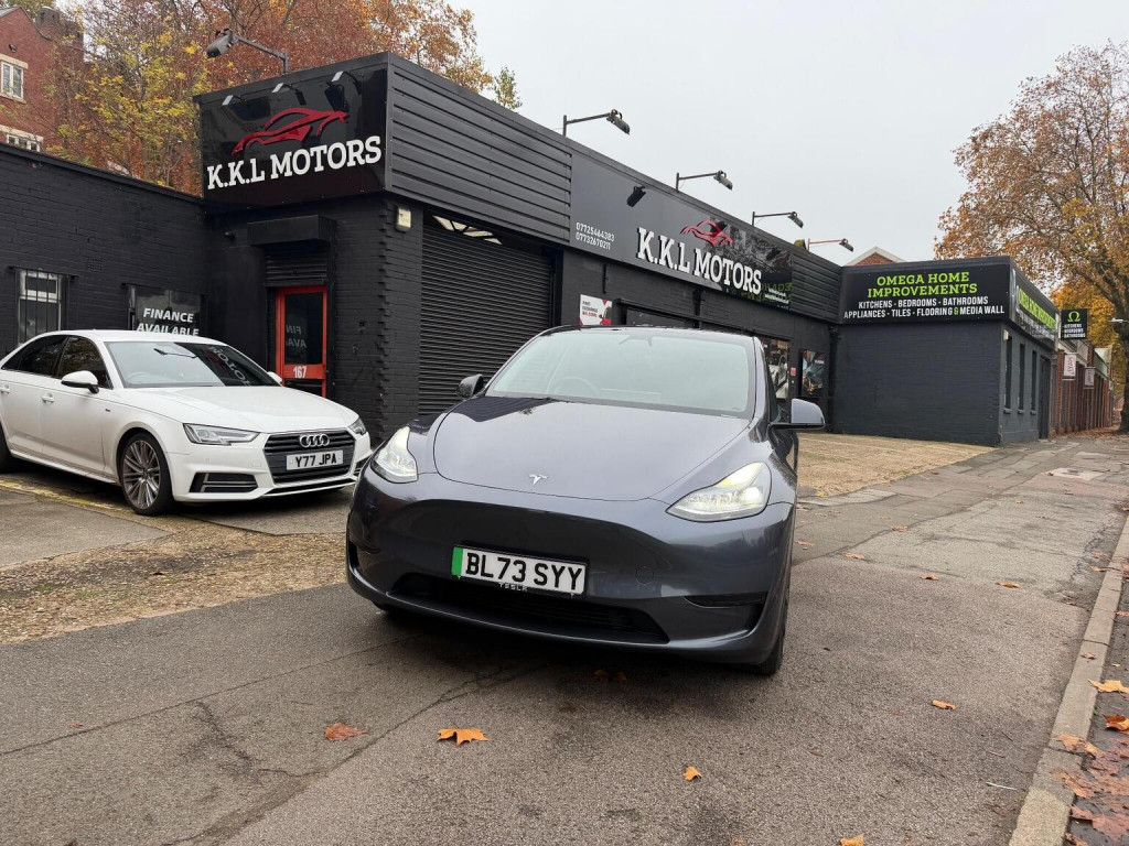 TESLA MODEL Y