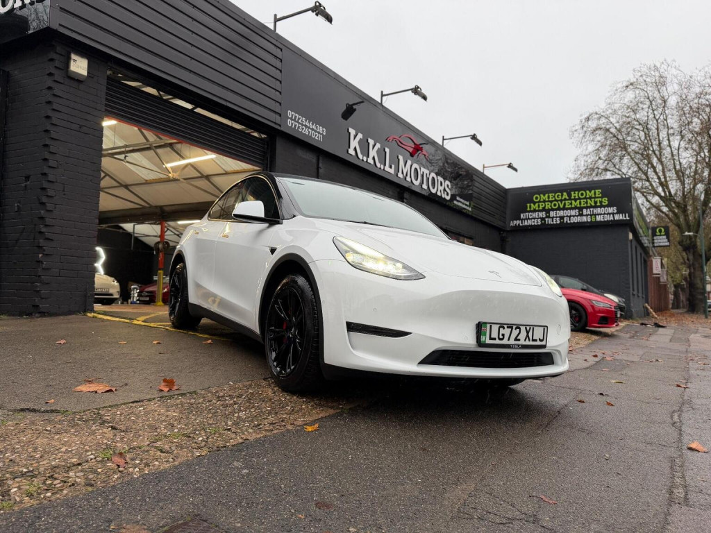 TESLA MODEL Y