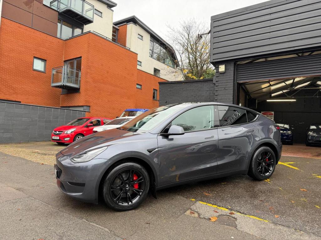 TESLA MODEL Y