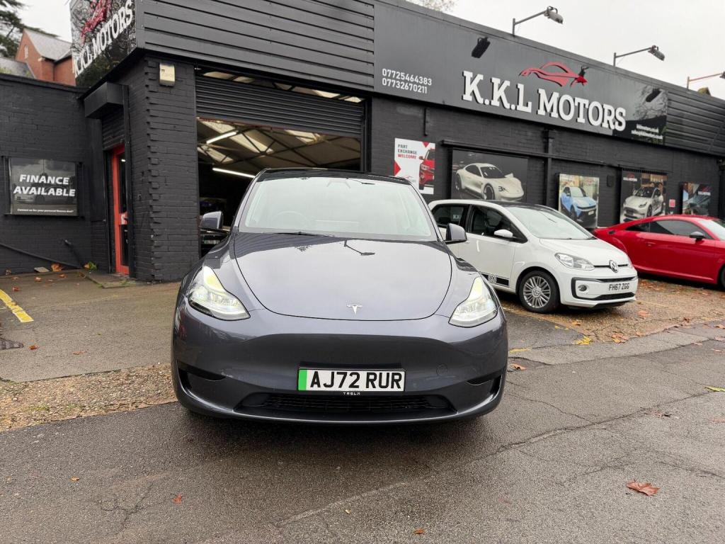 TESLA MODEL Y