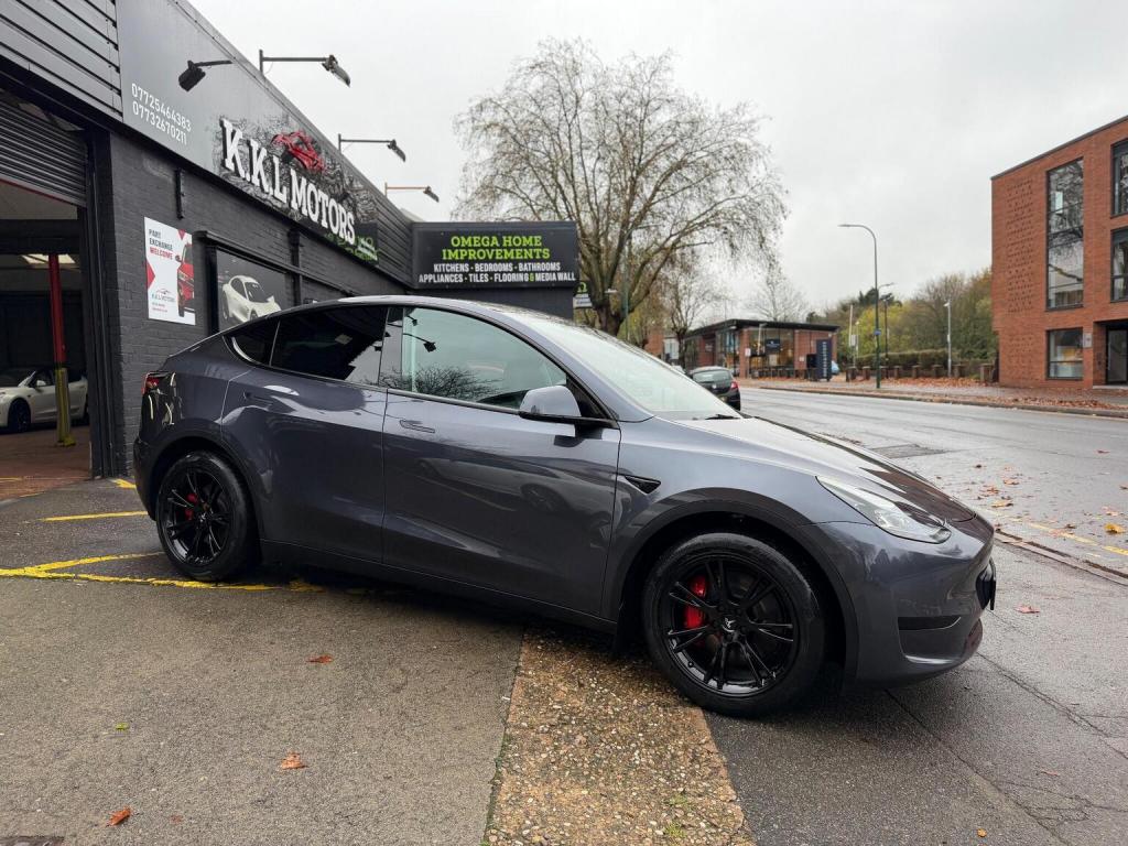 TESLA MODEL Y
