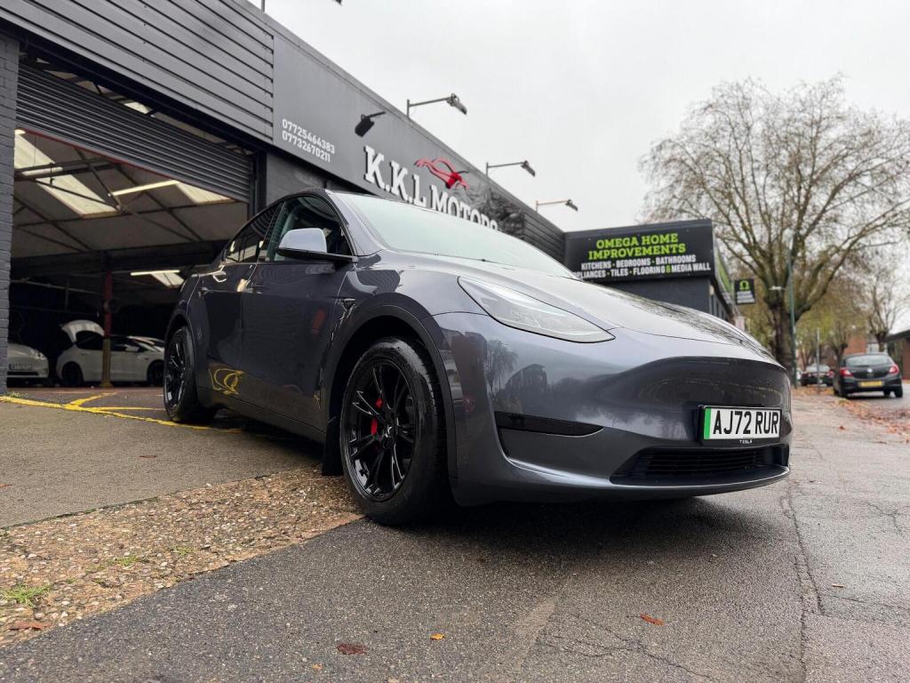 TESLA MODEL Y