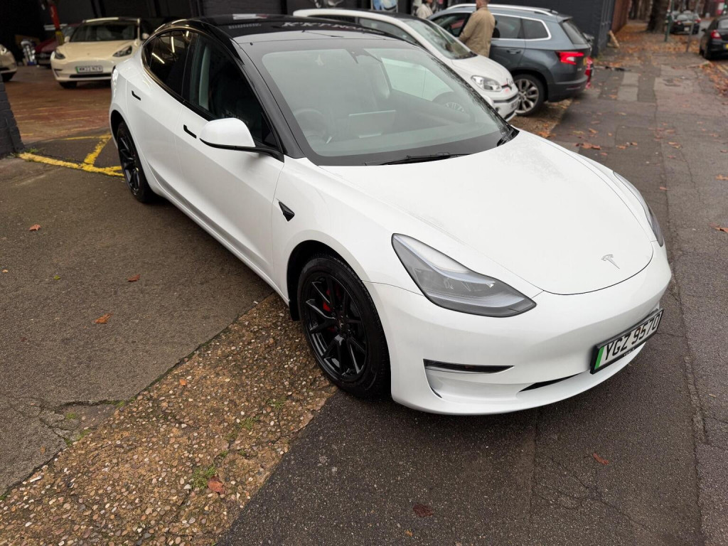 TESLA MODEL 3