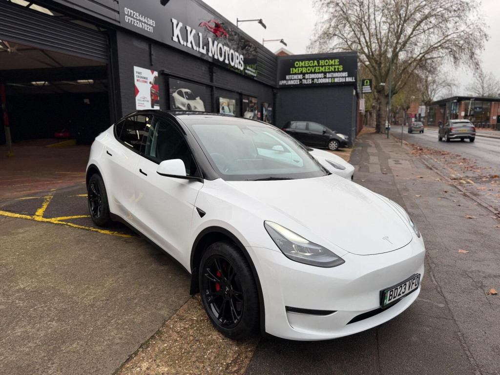 TESLA MODEL Y