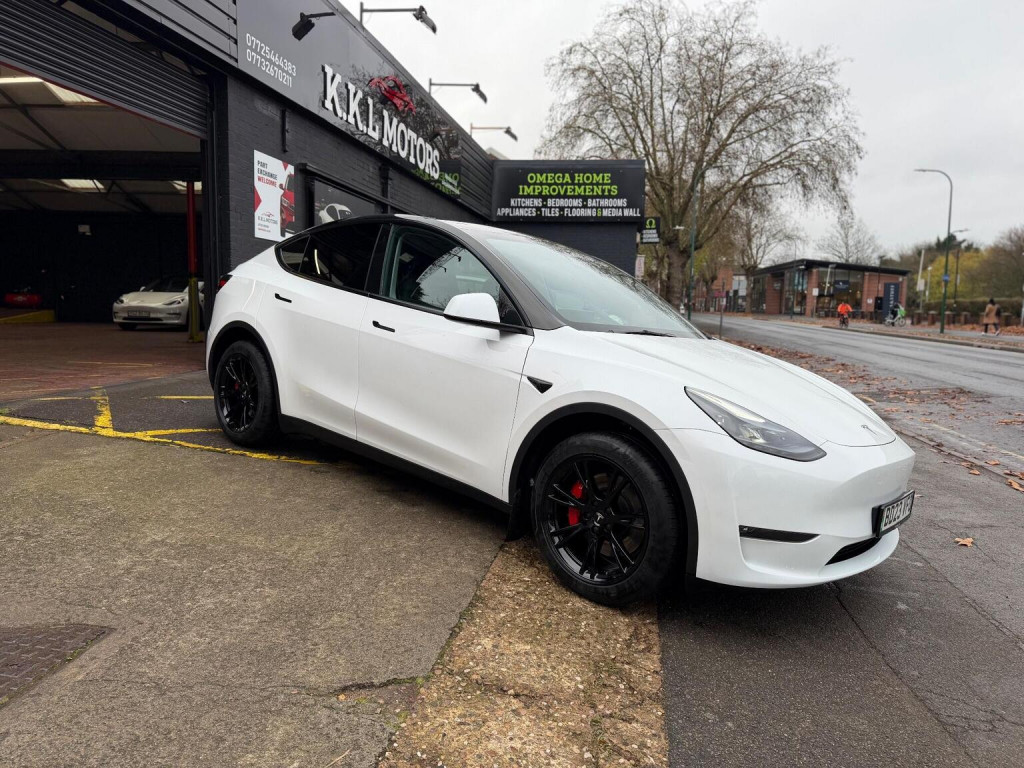 TESLA MODEL Y