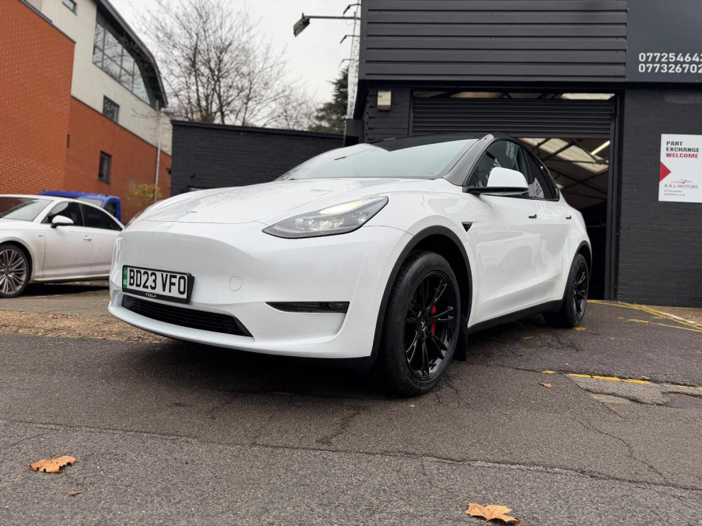 TESLA MODEL Y