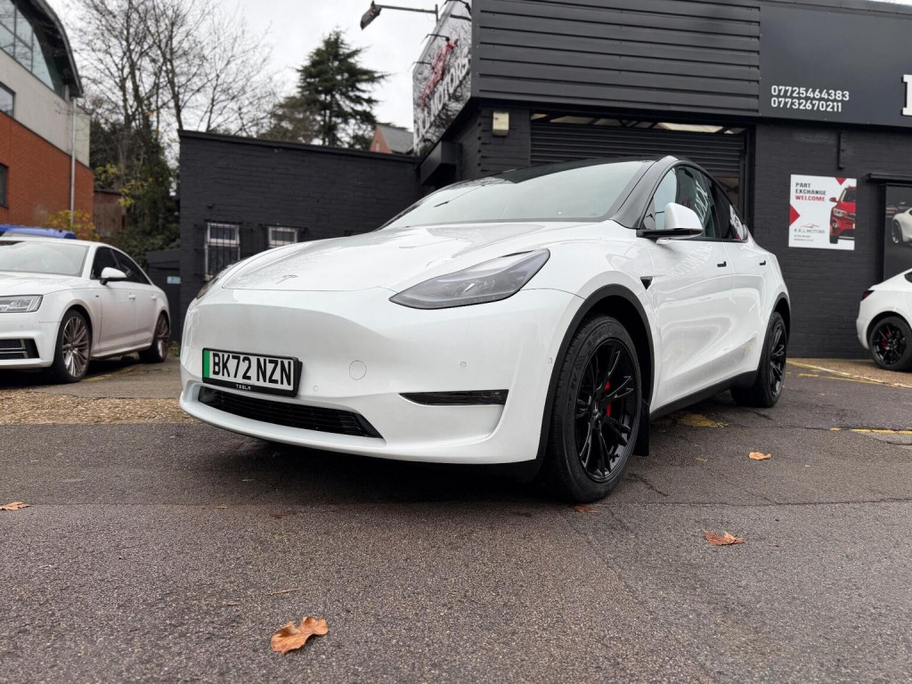 TESLA MODEL Y