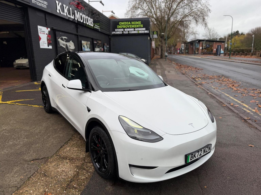 TESLA MODEL Y