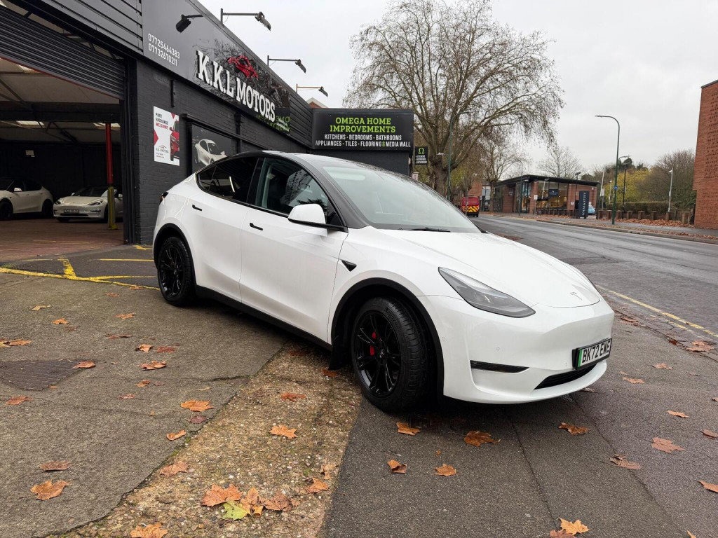 TESLA MODEL Y
