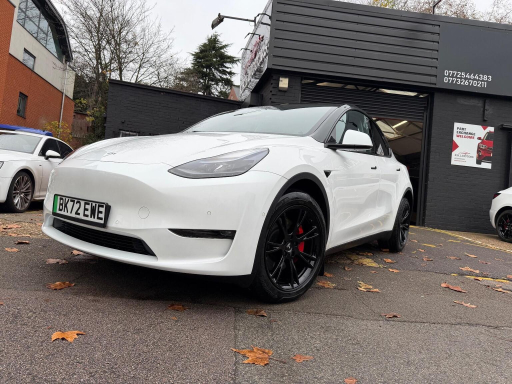 TESLA MODEL Y