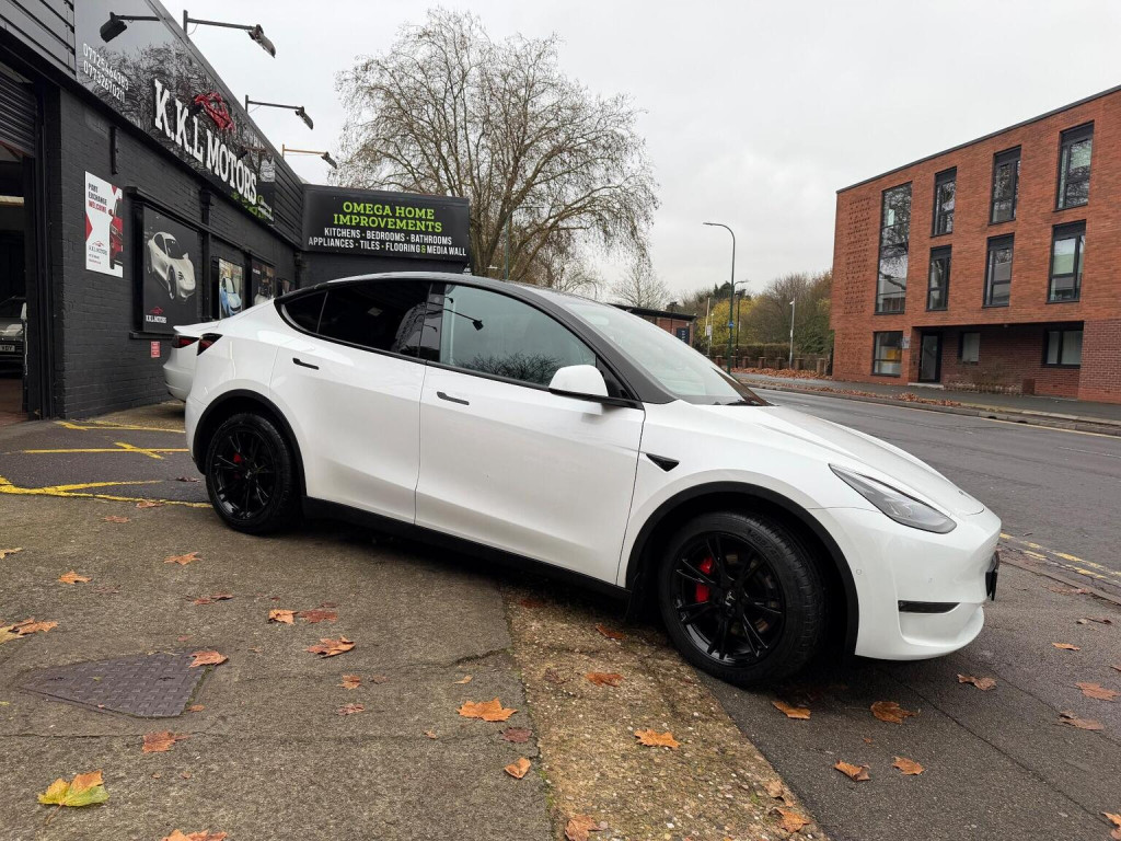 TESLA MODEL Y