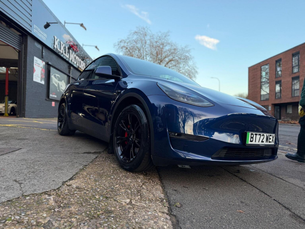 TESLA MODEL Y