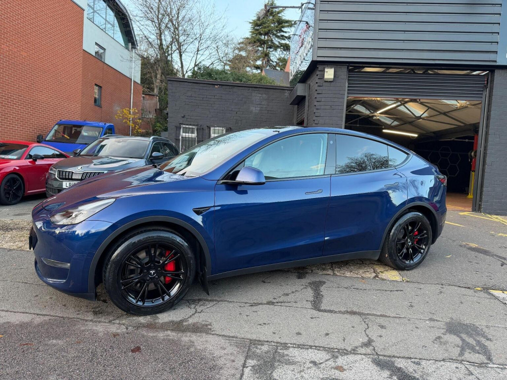 TESLA MODEL Y