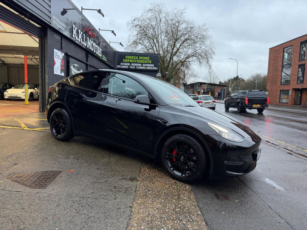 TESLA MODEL Y