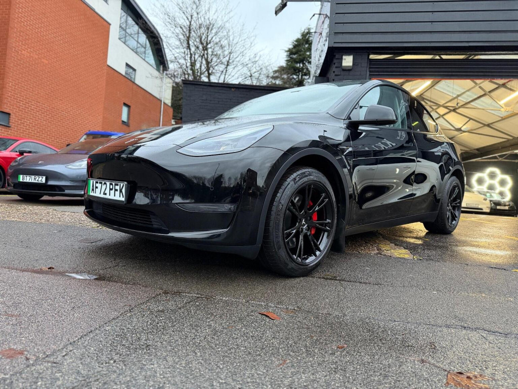 TESLA MODEL Y