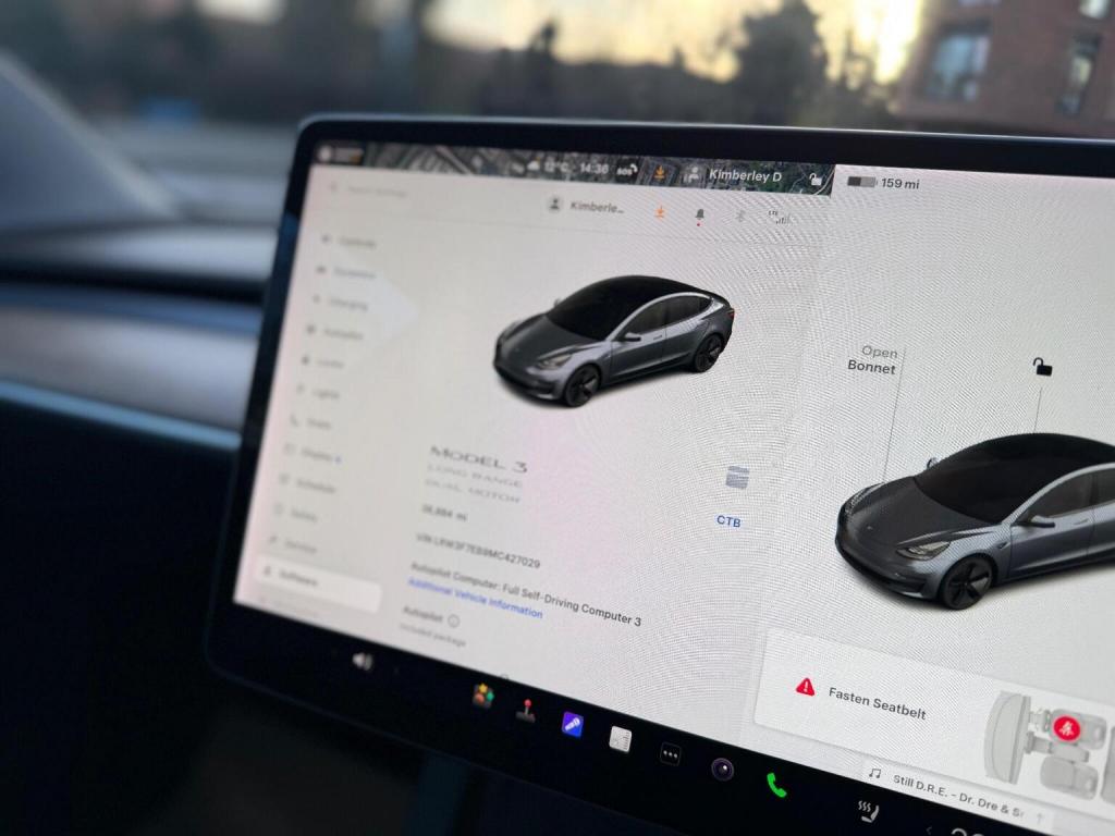 TESLA MODEL 3