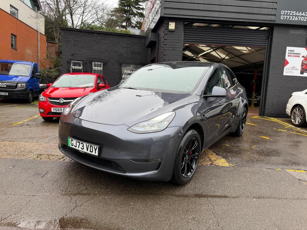 TESLA MODEL Y