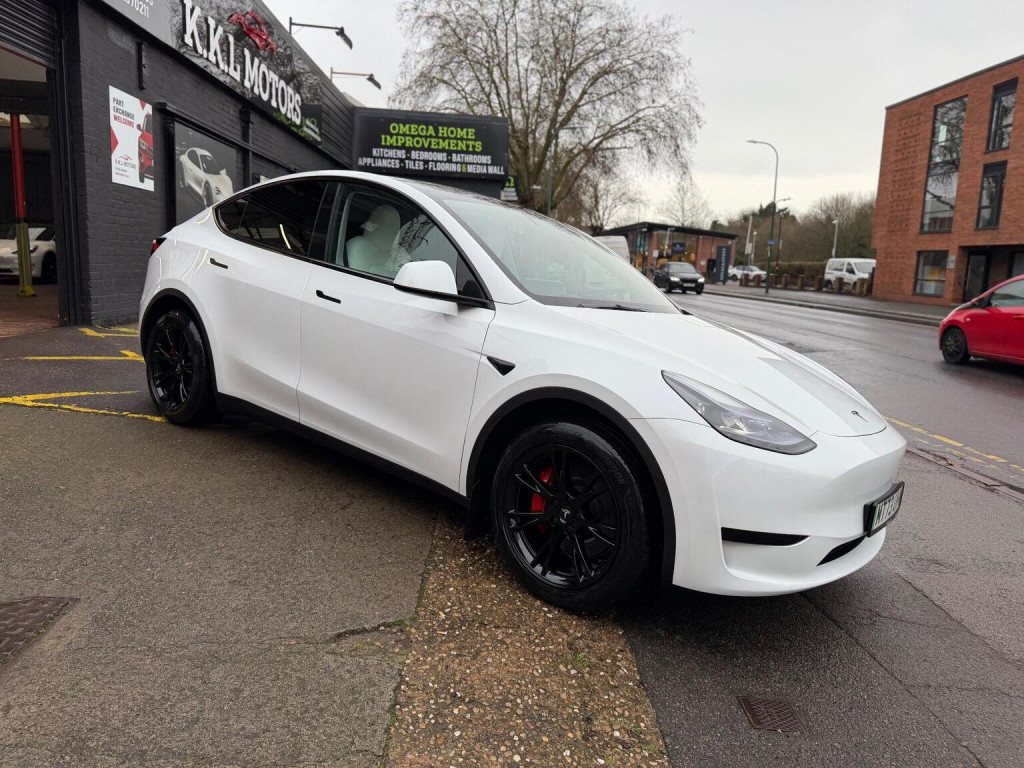 TESLA MODEL Y