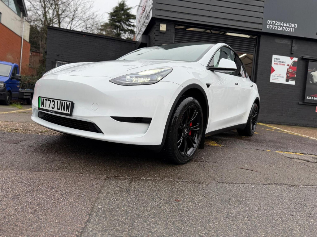 TESLA MODEL Y