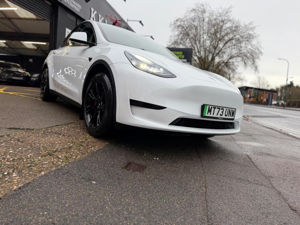 TESLA MODEL Y