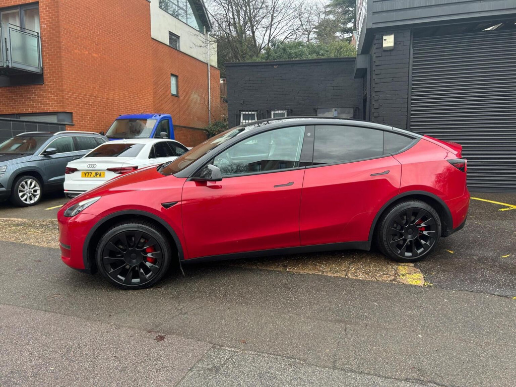 TESLA MODEL Y