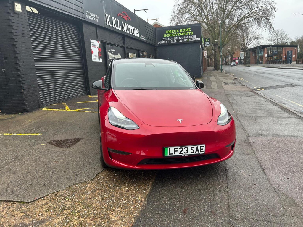 TESLA MODEL Y