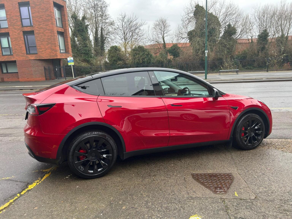 TESLA MODEL Y