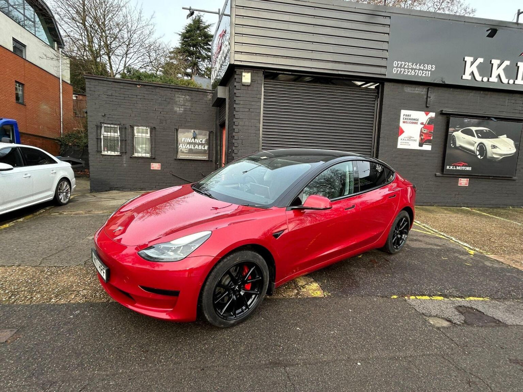 TESLA MODEL 3