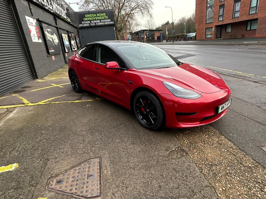 TESLA MODEL 3