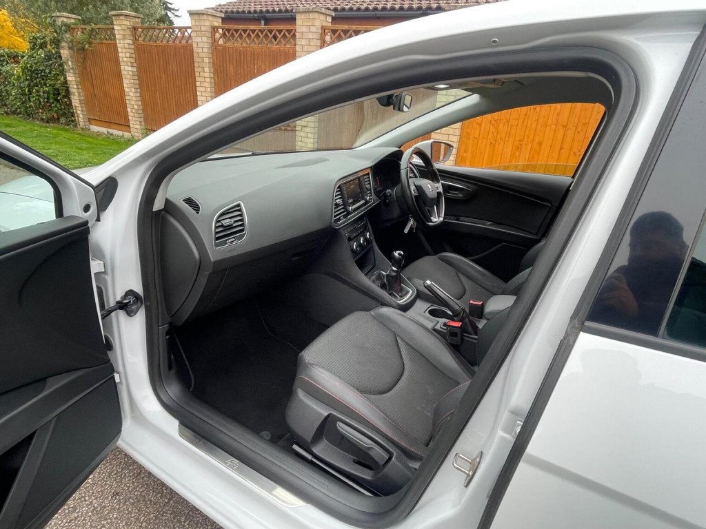 SEAT LEON