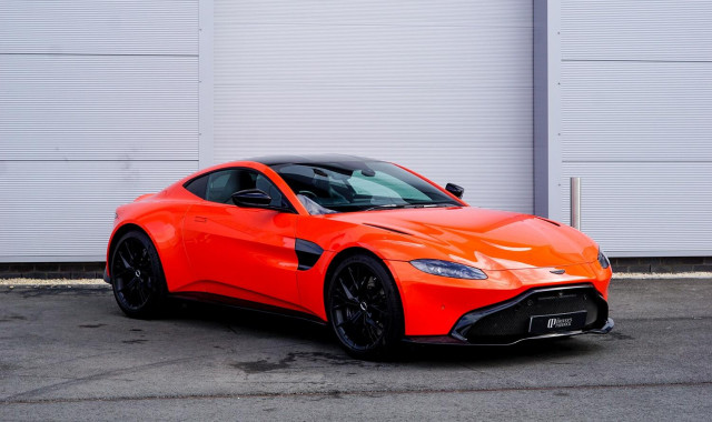 ASTON MARTIN VANTAGE