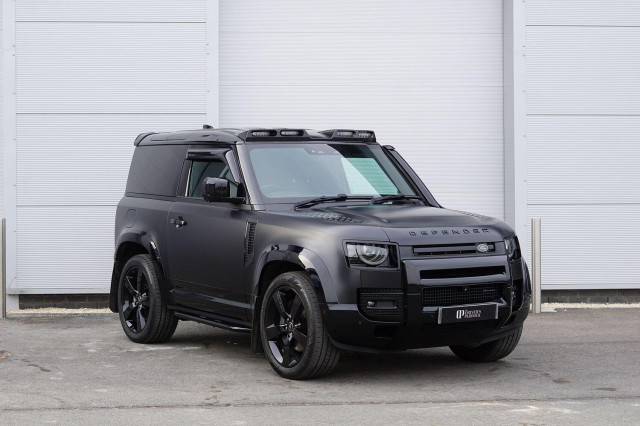 LAND ROVER DEFENDER 90