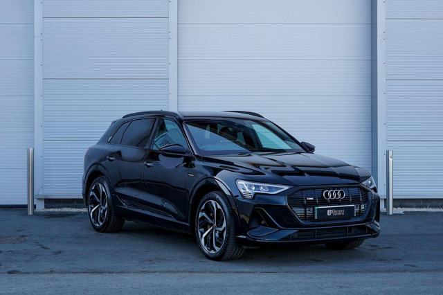 AUDI E-TRON