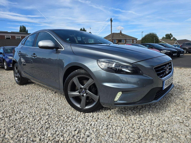 VOLVO V40