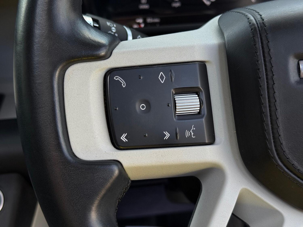 LAND ROVER DEFENDER 110