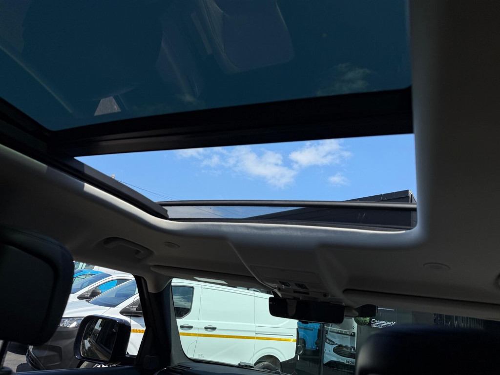 LAND ROVER DEFENDER 110