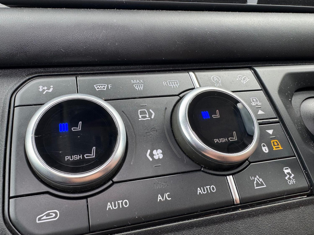 LAND ROVER DEFENDER 110