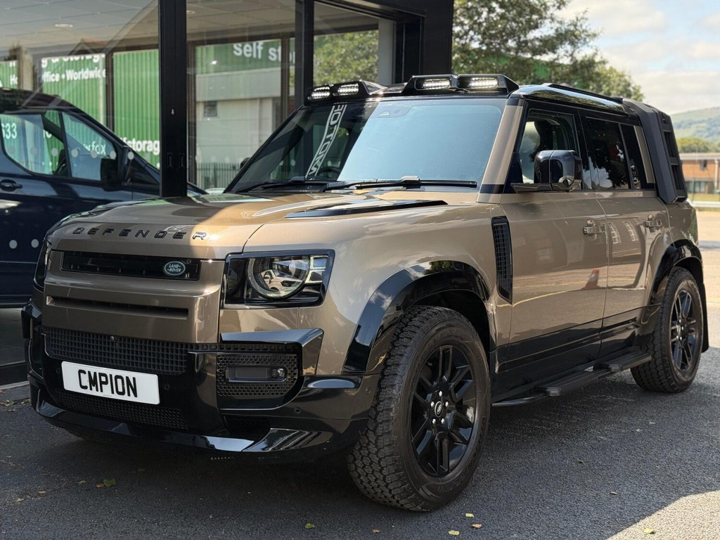LAND ROVER DEFENDER 110