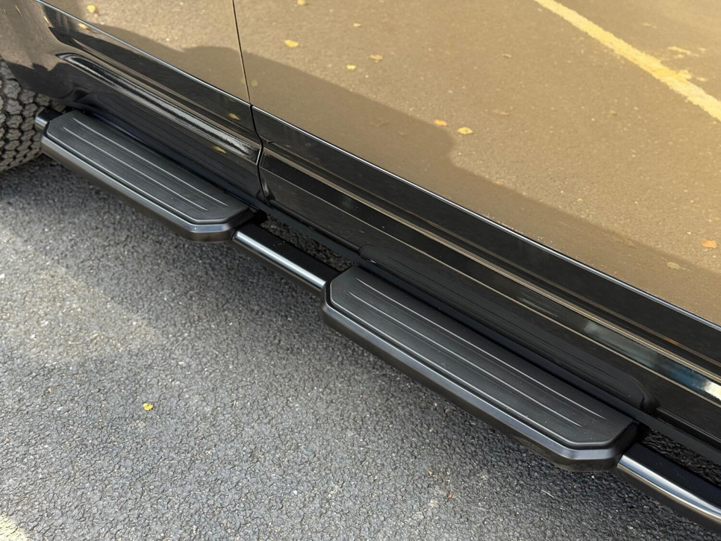 LAND ROVER DEFENDER 110