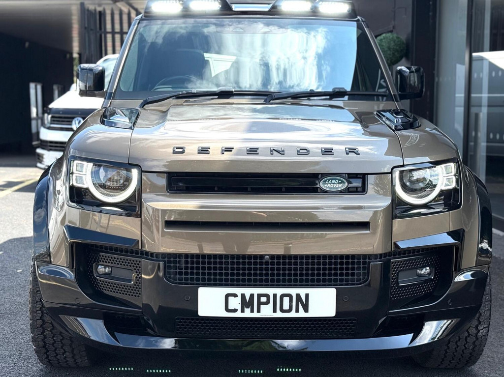 LAND ROVER DEFENDER 110