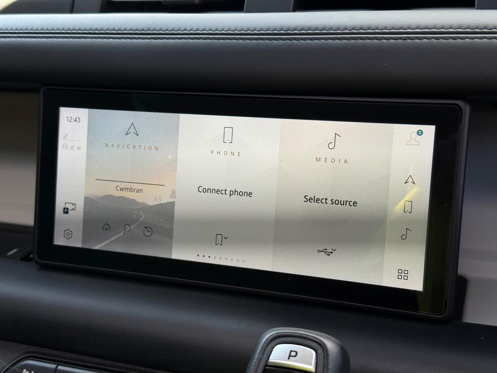 LAND ROVER DEFENDER 110