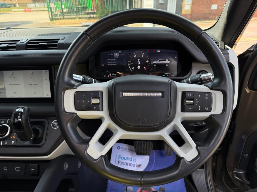 LAND ROVER DEFENDER 110