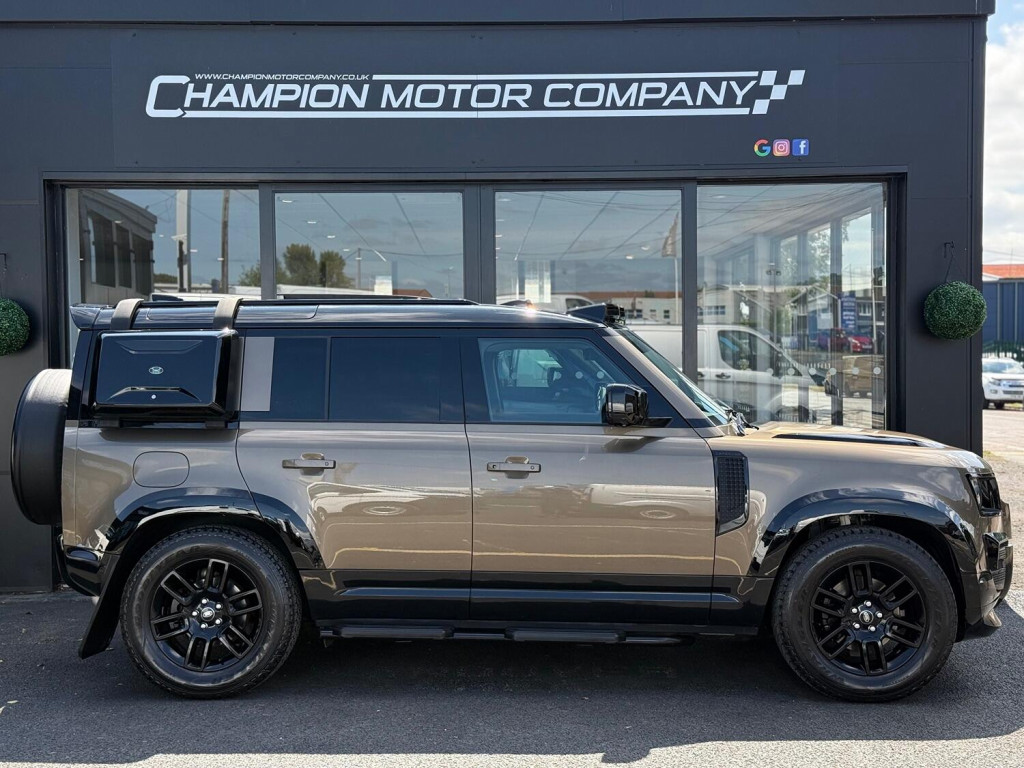 LAND ROVER DEFENDER 110