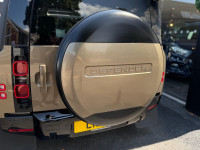 LAND ROVER DEFENDER 110