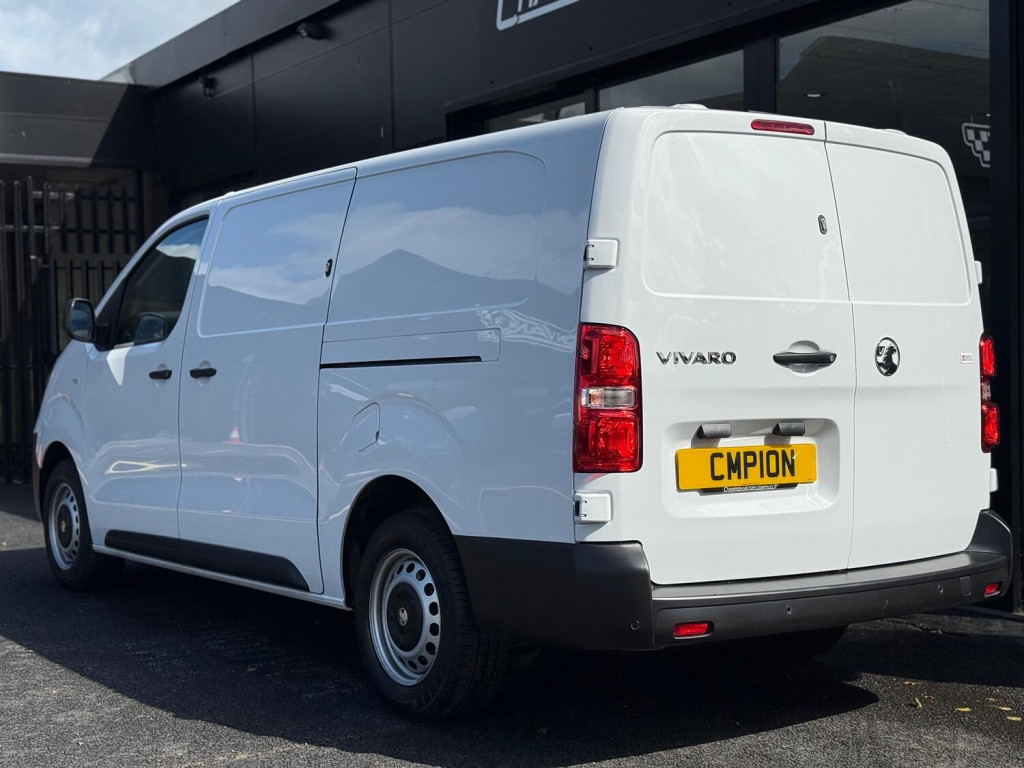 VAUXHALL VIVARO
