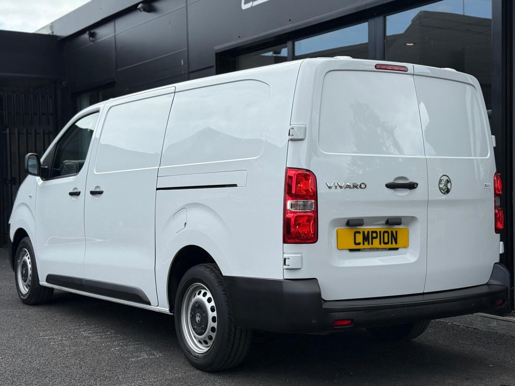 VAUXHALL VIVARO