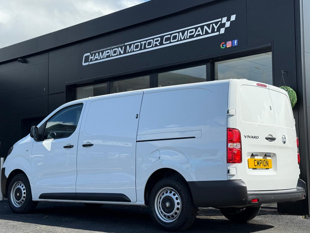 VAUXHALL VIVARO