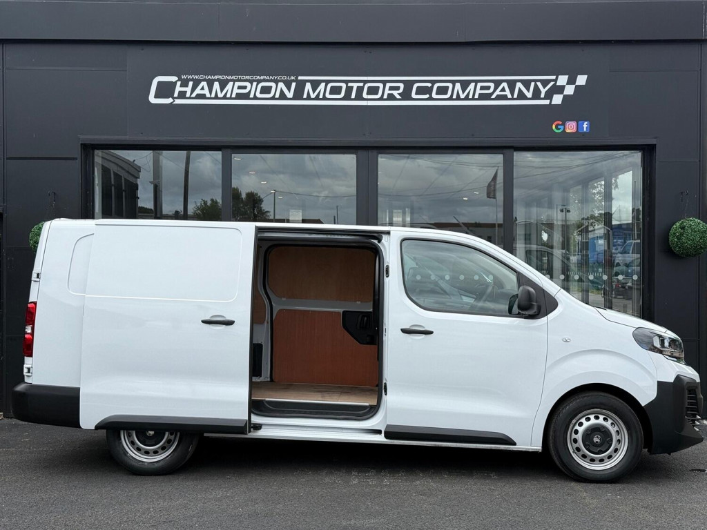 VAUXHALL VIVARO
