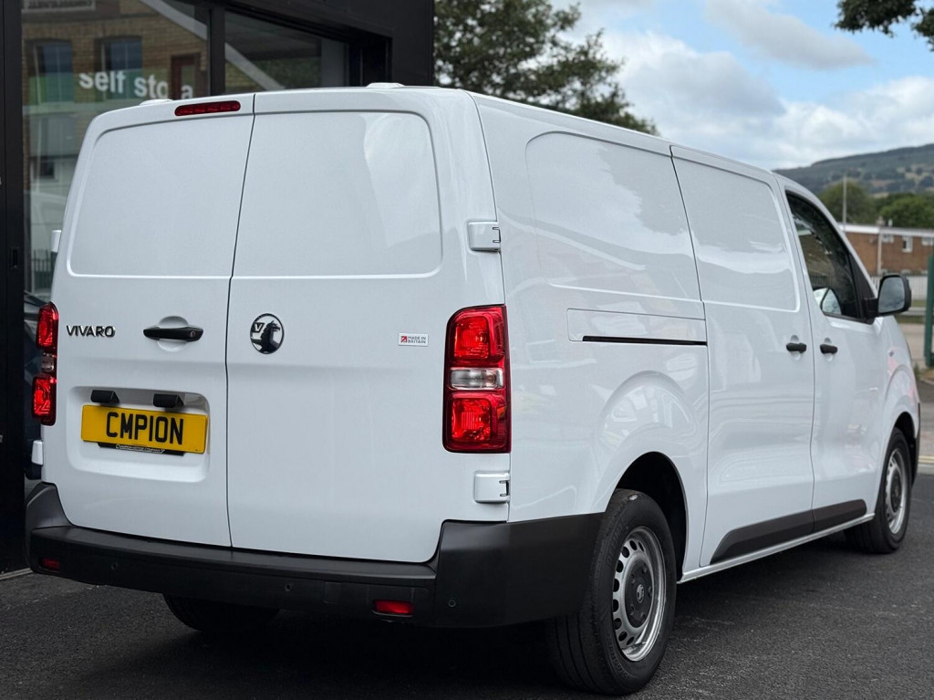 VAUXHALL VIVARO