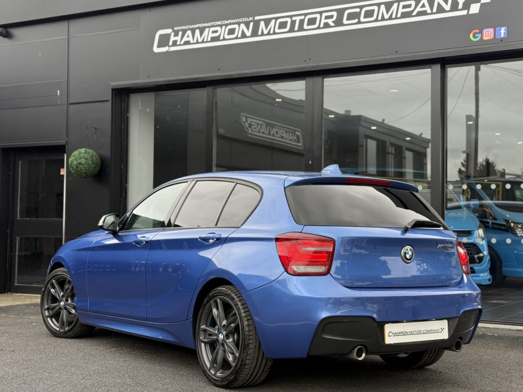 BMW 1 SERIES